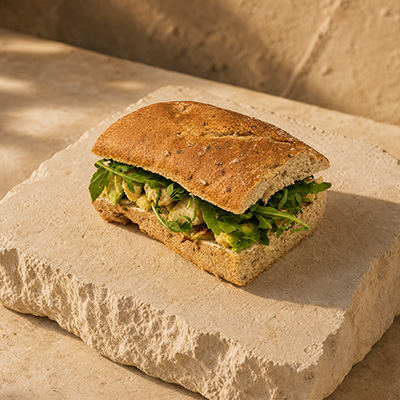 imBrot Sandwich Hühnchen – Avocado.